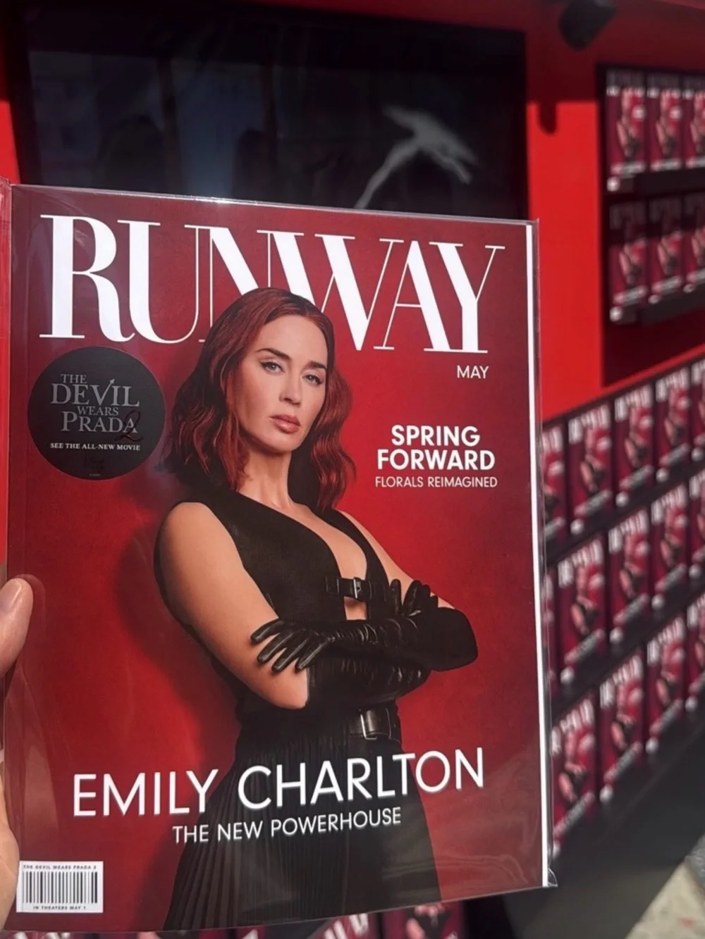 2026 MINT The Devil Wears Prada 2 Movie Runway MAY Magazine Collectors Advance - Picture 4 of 5